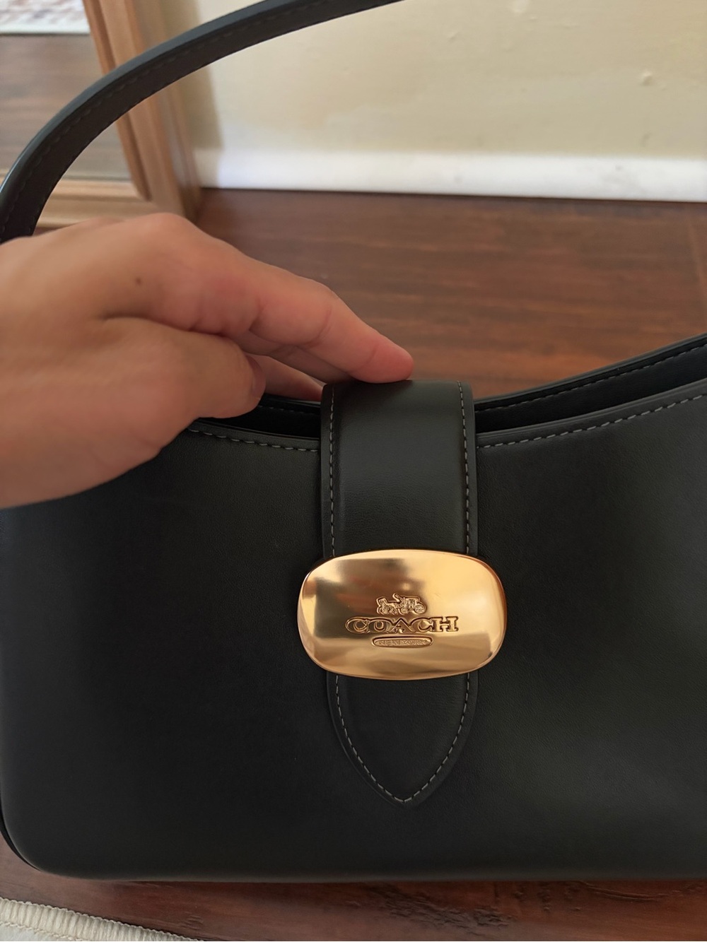 Black Coach Shoulder Bag - Picture 5 of 6